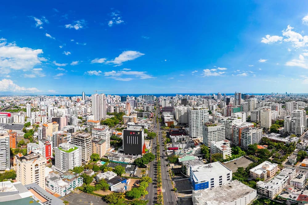 Santo Domingo vista aérea – ciudad capital de República Dominicana para road trip desde Punta Cana