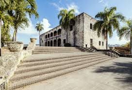 Calle El Conde Zona Colonial Santo Domingo – la calle peatonal más famosa de la ciudad más antigua de América